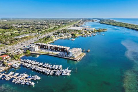 Commercial property in Jupiter, Florida № 2247279 - photo 16