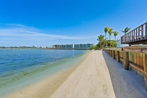 Commercial property in Jupiter, Florida № 2247279 - photo 27
