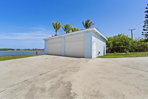 Commercial property in Jupiter, Florida № 2247279 - photo 23
