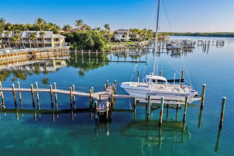Commercial property in Jupiter, Florida № 2247279 - photo 9
