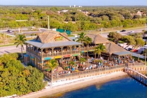 Commercial property in Jupiter, Florida № 2247279 - photo 11