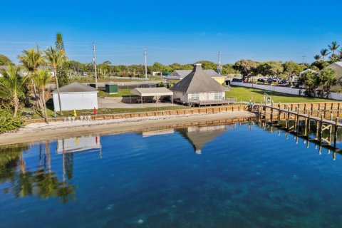 Commercial property in Jupiter, Florida № 2247279 - photo 10