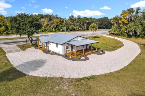 Commercial property in Osteen, Florida 112.41 sq.m. № 2108895