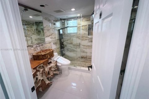 Condominio en alquiler en Hollywood, Florida, 2 dormitorios, 130.06 m2 № 1985707 - foto 8