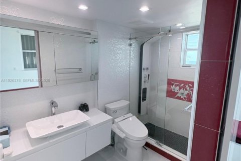 Condominio en alquiler en Hollywood, Florida, 2 dormitorios, 130.06 m2 № 1985707 - foto 7