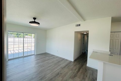 Villa ou maison à louer à Orlando, Floride: 3 chambres, 128.21 m2 № 2099292 - photo 12