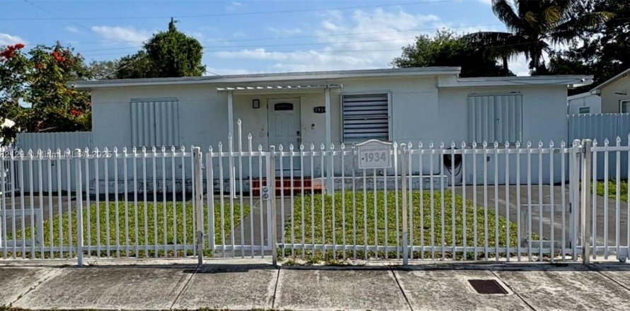 Casa en Miami, Florida 3 dormitorios, 86.58 m2 № 1862982