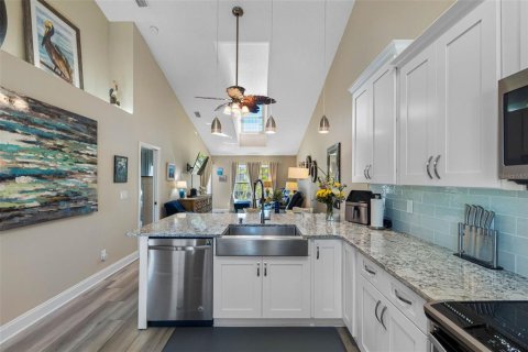 Adosado en venta en Treasure Island, Florida, 2 dormitorios, 90.12 m2 № 2142052 - foto 10