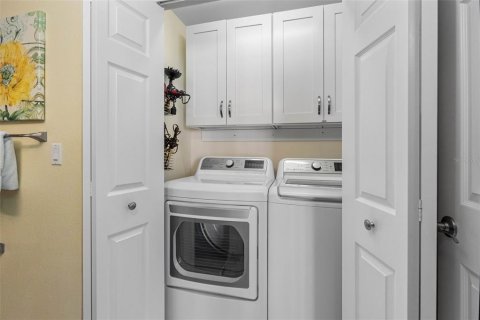 Adosado en venta en Treasure Island, Florida, 2 dormitorios, 90.12 m2 № 2142052 - foto 27