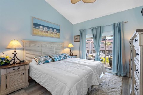 Adosado en venta en Treasure Island, Florida, 2 dormitorios, 90.12 m2 № 2142052 - foto 19