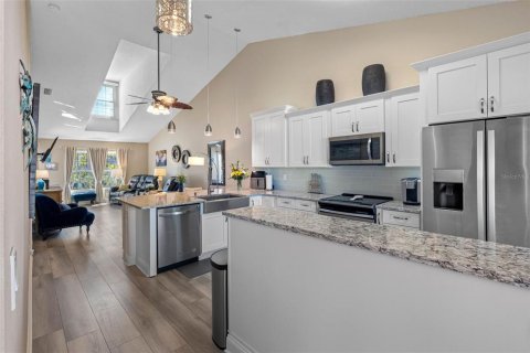 Adosado en venta en Treasure Island, Florida, 2 dormitorios, 90.12 m2 № 2142052 - foto 7