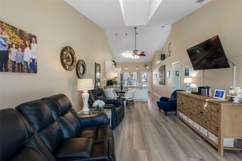 Adosado en venta en Treasure Island, Florida, 2 dormitorios, 90.12 m2 № 2142052 - foto 15