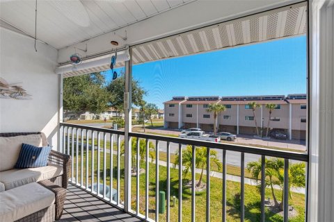 Adosado en venta en Treasure Island, Florida, 2 dormitorios, 90.12 m2 № 2142052 - foto 18