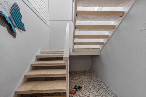 Adosado en venta en Treasure Island, Florida, 2 dormitorios, 90.12 m2 № 2142052 - foto 5