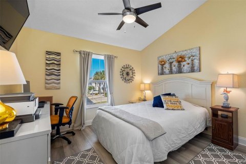 Adosado en venta en Treasure Island, Florida, 2 dormitorios, 90.12 m2 № 2142052 - foto 28