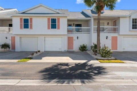 Adosado en venta en Treasure Island, Florida, 2 dormitorios, 90.12 m2 № 2142052 - foto 2