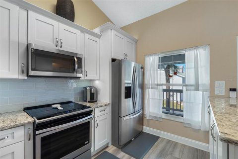 Adosado en venta en Treasure Island, Florida, 2 dormitorios, 90.12 m2 № 2142052 - foto 9
