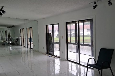 Copropriété à louer à Tamarac, Floride: 2 chambres, 97.55 m2 № 1929505 - photo 4