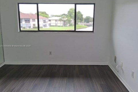 Copropriété à louer à Tamarac, Floride: 2 chambres, 97.55 m2 № 1929505 - photo 7