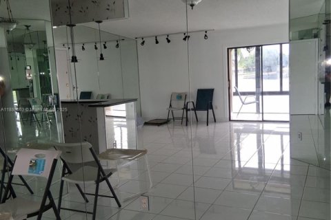 Copropriété à louer à Tamarac, Floride: 2 chambres, 97.55 m2 № 1929505 - photo 3