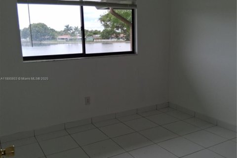 Copropriété à louer à Tamarac, Floride: 2 chambres, 97.55 m2 № 1929505 - photo 8