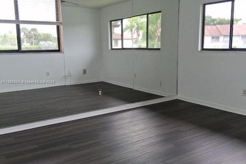 Copropriété à louer à Tamarac, Floride: 2 chambres, 97.55 m2 № 1929505 - photo 6