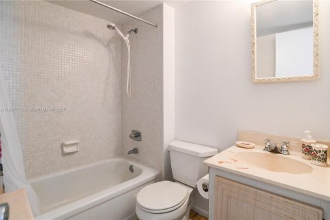 Copropriété à vendre à Oakland Park, Floride: 2 chambres, 90.58 m2 № 1954170 - photo 30