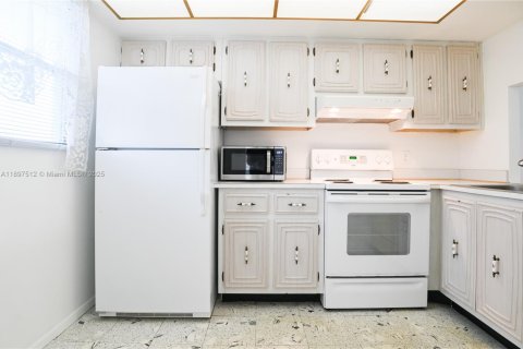 Copropriété à vendre à Oakland Park, Floride: 2 chambres, 90.58 m2 № 1954170 - photo 4