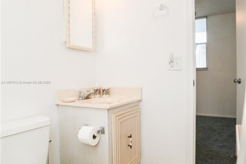 Copropriété à vendre à Oakland Park, Floride: 2 chambres, 90.58 m2 № 1954170 - photo 21