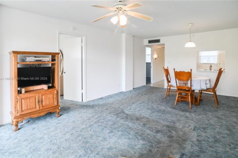 Copropriété à vendre à Oakland Park, Floride: 2 chambres, 90.58 m2 № 1954170 - photo 14