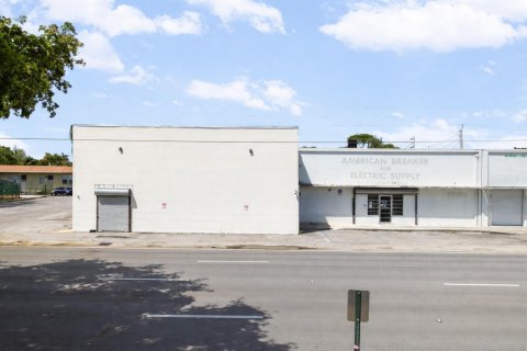 Commercial property in Hollywood, Florida № 2088145