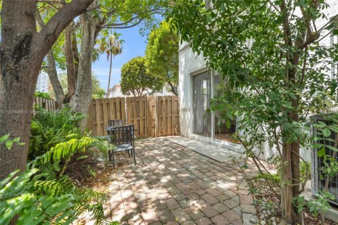 Townhouse in Doral, Florida 3 bedrooms, 156.35 sq.m. № 1792510 - photo 24