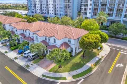 Townhouse in Doral, Florida 3 bedrooms, 156.35 sq.m. № 1792510 - photo 28