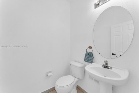 Townhouse in Doral, Florida 3 bedrooms, 156.35 sq.m. № 1792510 - photo 12