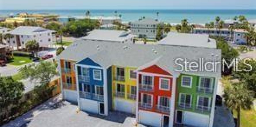 Townhouse in Indian Rocks Beach, Florida 3 bedrooms, 155.33 sq.m. № 2378015