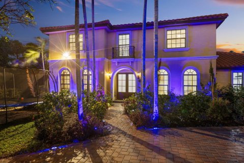 Casa en alquiler en Delray Beach, Florida, 4 dormitorios, 290.6 m2 № 1207571 - foto 1