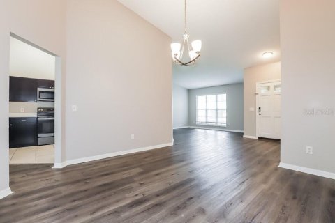 House in Valrico, Florida 3 bedrooms, 148.18 sq.m. № 2396396 - photo 5