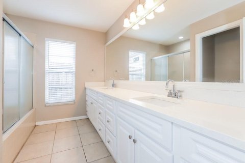 House in Valrico, Florida 3 bedrooms, 148.18 sq.m. № 2396396 - photo 10