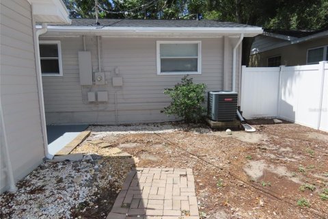 House in Saint Petersburg, Florida 3 bedrooms, 112.69 sq.m. № 1447067 - photo 5