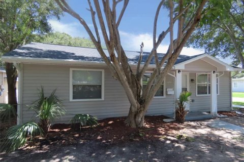 House in Saint Petersburg, Florida 3 bedrooms, 112.69 sq.m. № 1447067 - photo 3