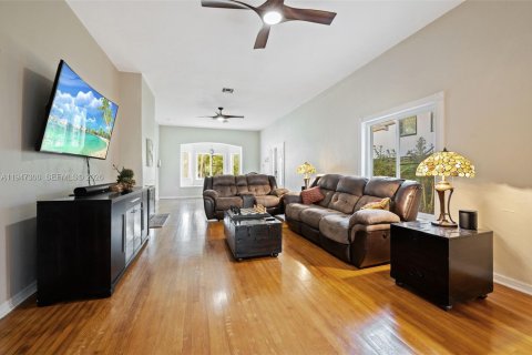 Купить виллу или дом в Серфсайд, Флорида 3 спальни, 191.47м2, № 2006904 - фото 11