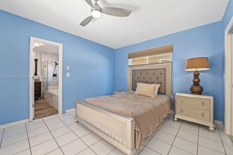 Купить виллу или дом в Серфсайд, Флорида 3 спальни, 191.47м2, № 2006904 - фото 19