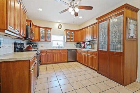 Купить виллу или дом в Серфсайд, Флорида 3 спальни, 191.47м2, № 2006904 - фото 14