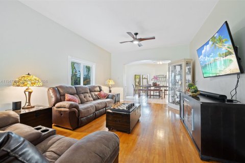 Купить виллу или дом в Серфсайд, Флорида 3 спальни, 191.47м2, № 2006904 - фото 10