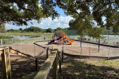 Copropriété à vendre à Haines City, Floride: 2 chambres, 107.02 m2 № 2098282 - photo 17