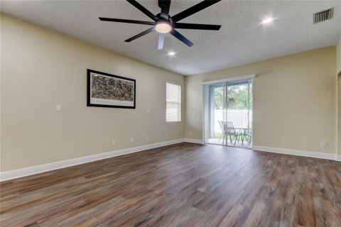 Villa ou maison à louer à Tampa, Floride: 4 chambres, 168.25 m2 № 1813696 - photo 9