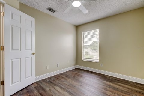 Villa ou maison à louer à Tampa, Floride: 4 chambres, 168.25 m2 № 1813696 - photo 27