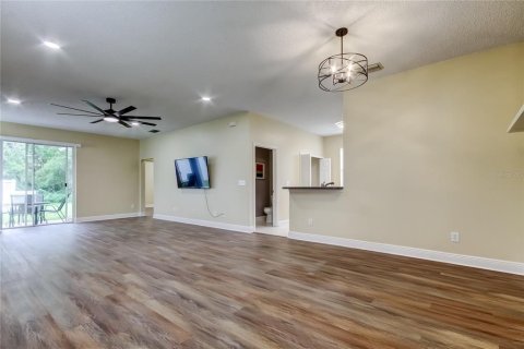 Villa ou maison à louer à Tampa, Floride: 4 chambres, 168.25 m2 № 1813696 - photo 10