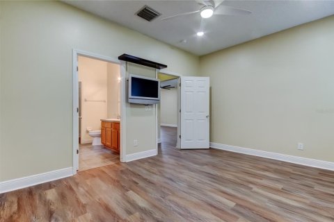 Villa ou maison à louer à Tampa, Floride: 4 chambres, 168.25 m2 № 1813696 - photo 19