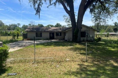 House in Ocala, Florida 3 bedrooms, 192.49 sq.m. № 2100895